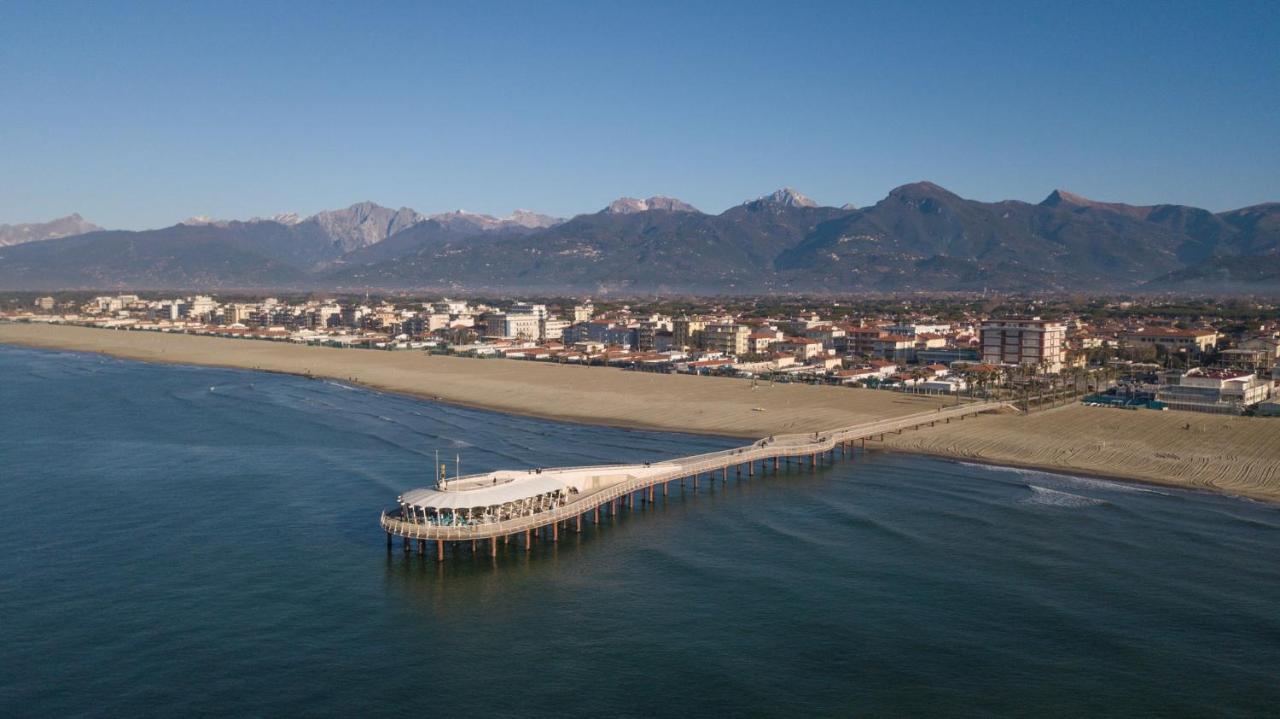 "Libeccio Apartment" Fronte Mare Con Garage Privato Lido di Camaiore Zewnętrze zdjęcie