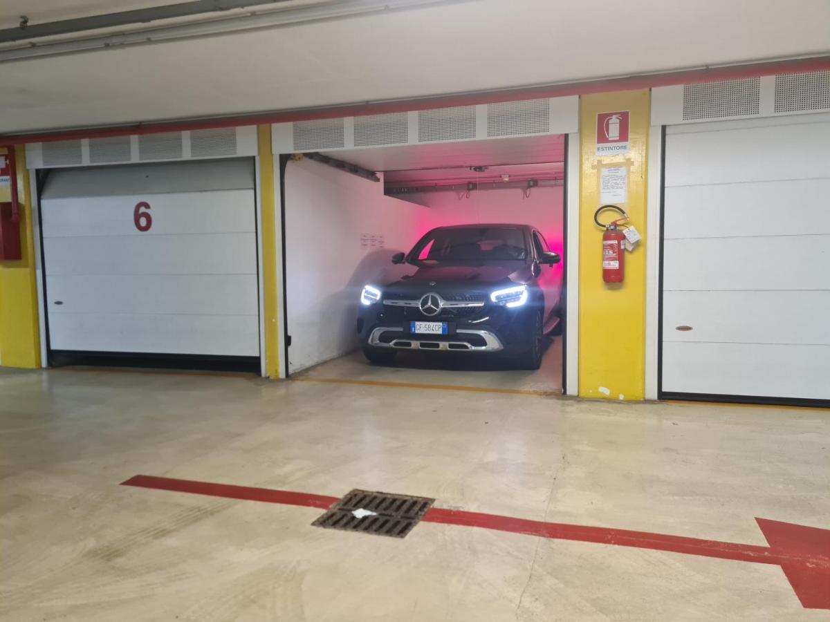 "Libeccio Apartment" Fronte Mare Con Garage Privato Lido di Camaiore Zewnętrze zdjęcie