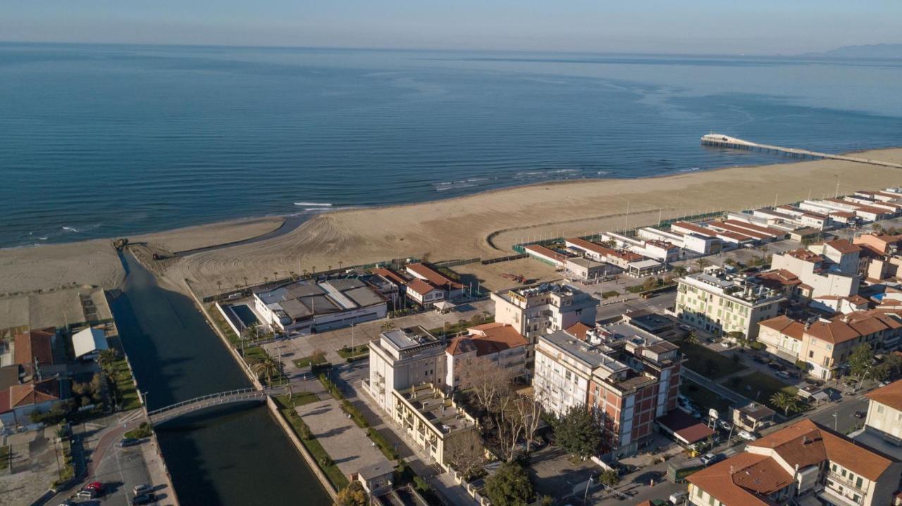 "Libeccio Apartment" Fronte Mare Con Garage Privato Lido di Camaiore Zewnętrze zdjęcie