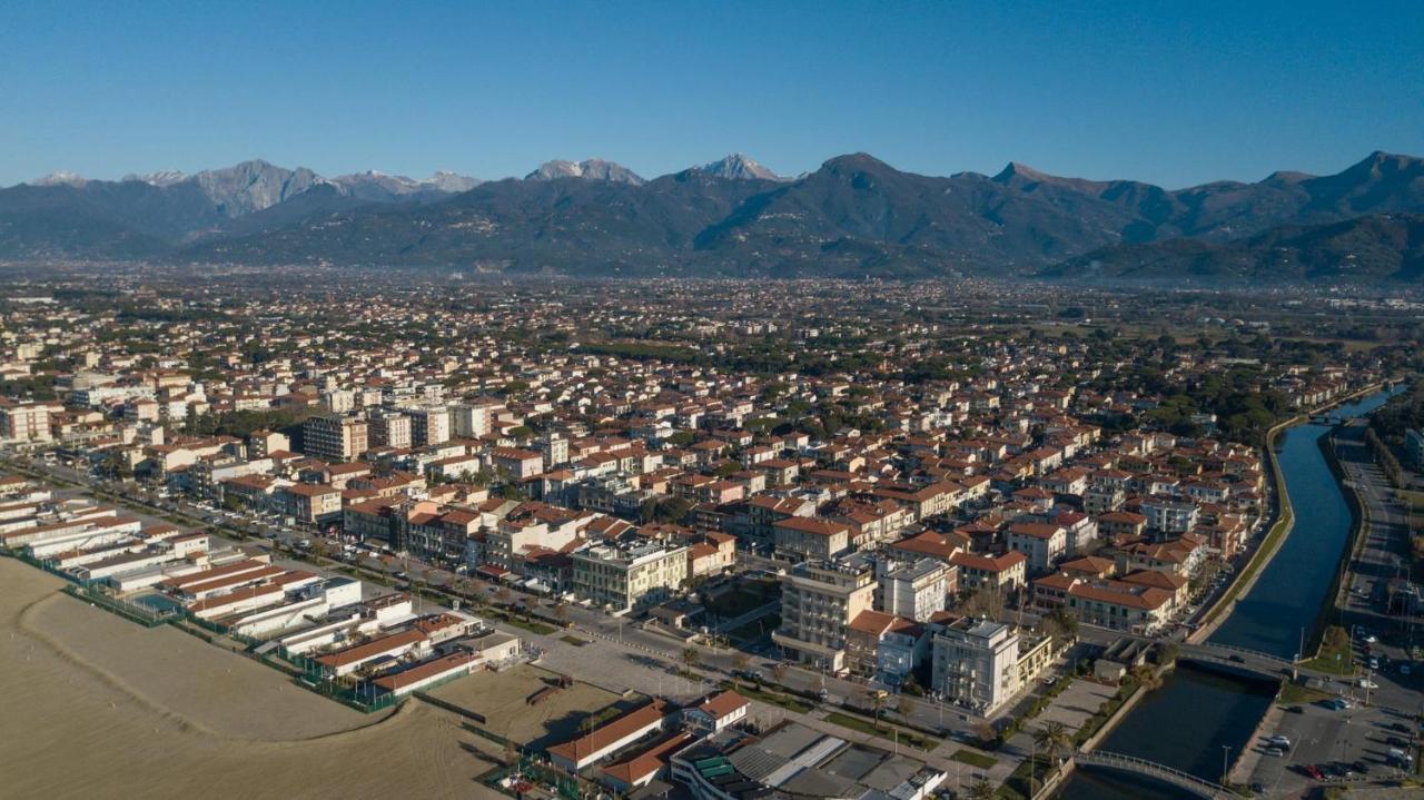 "Libeccio Apartment" Fronte Mare Con Garage Privato Lido di Camaiore Zewnętrze zdjęcie
